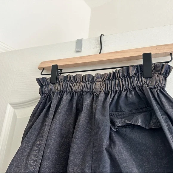 NWT Urban Outfitters Sloan Nylon Balloon Pants. Size: XS. Excellent condition - Picture 9 of 14